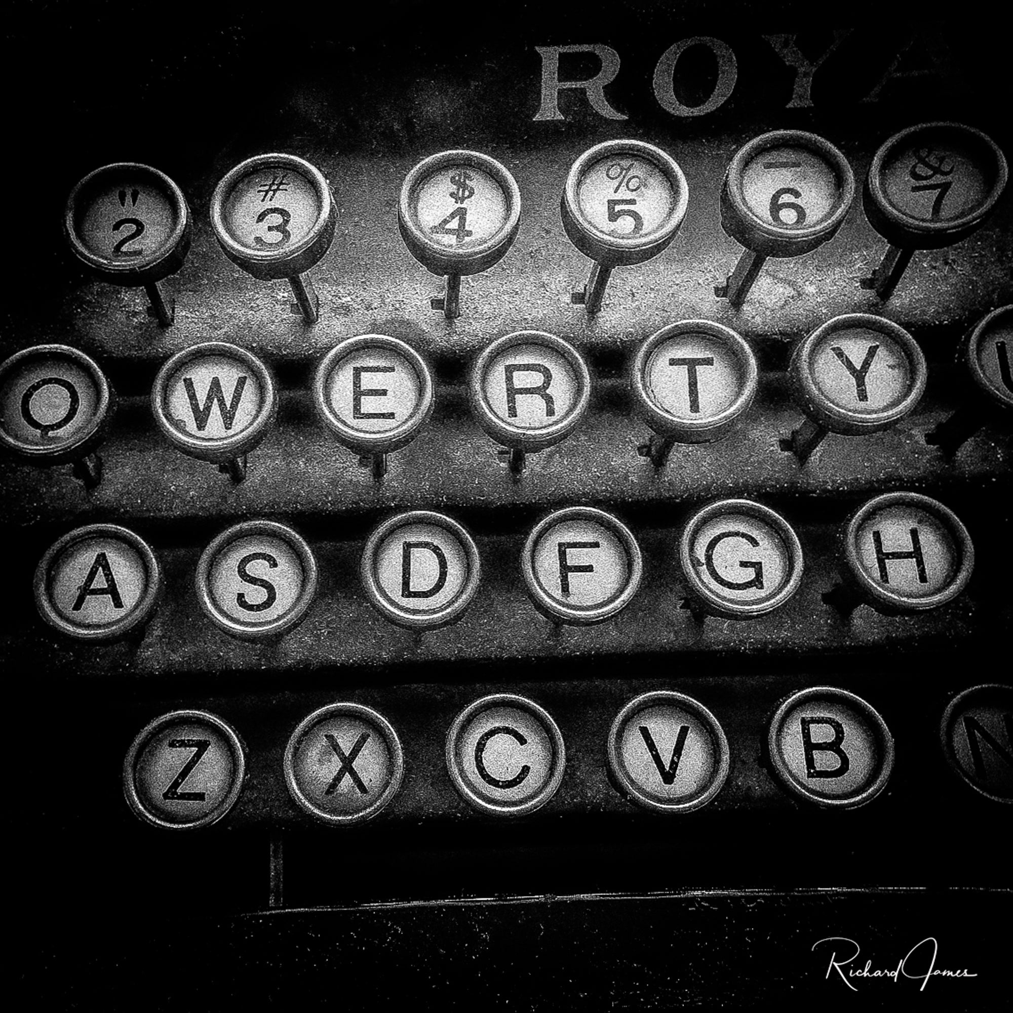 Typewriter (B&W)